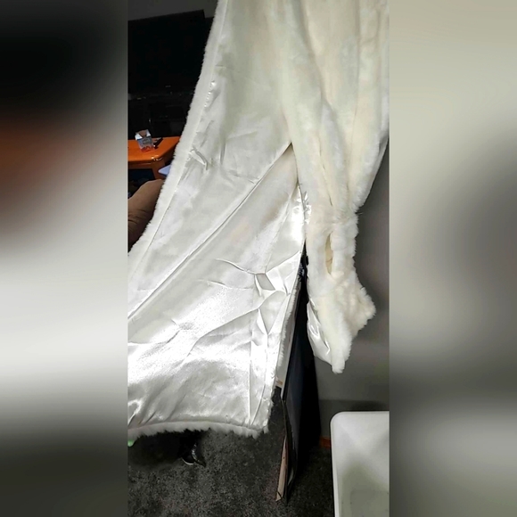 Fur shawl - Picture 2 of 4